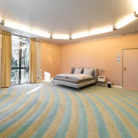 Von Blofeld Villa *